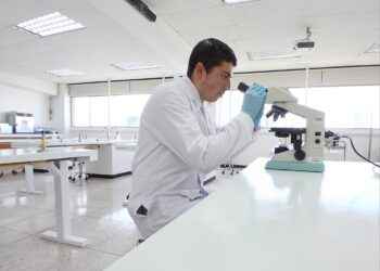 Donato Benincasa se ha destacado por ser un científico pionero en física teórica del Ecuador.