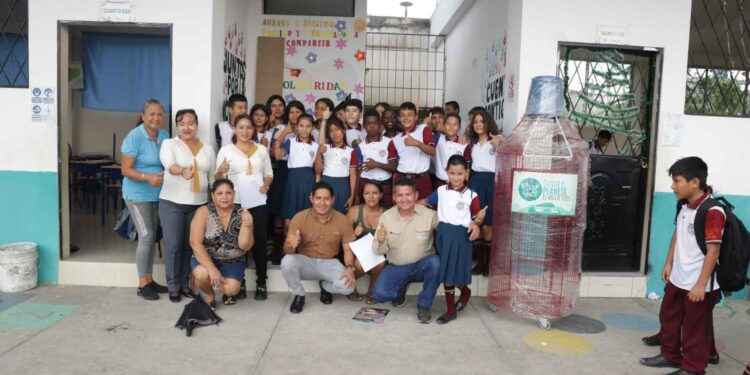 La Prefectura de Orellana promueve el reciclaje y la conservación del Medio Ambiente.