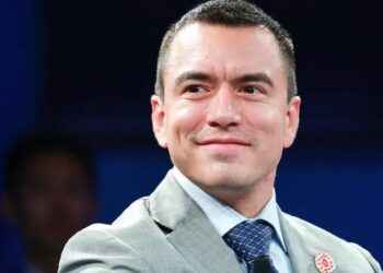 DANIEL NOBOA DIFUNDE LAS 7 PREGUNTAS PARA NUEVA CONSULTA POPULAR, SOBRE BASES MILITARES, FINANCIAMIENTO POLÍTICO, CPCCS Y OTRAS REFORMAS