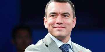 DANIEL NOBOA DIFUNDE LAS 7 PREGUNTAS PARA NUEVA CONSULTA POPULAR, SOBRE BASES MILITARES, FINANCIAMIENTO POLÍTICO, CPCCS Y OTRAS REFORMAS