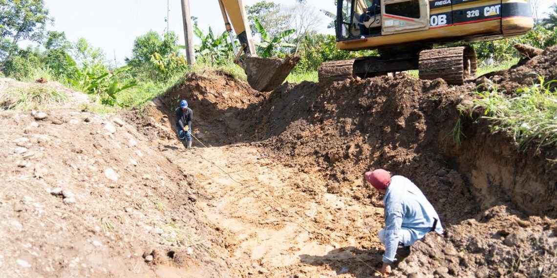 COMUNIDAD LAS PALMAS DE GENERAL FARFÁN CONTARÁ CON VÍA LASTRADA GRACIAS A LA PREFECTURA DE SUCUMBÍOS
