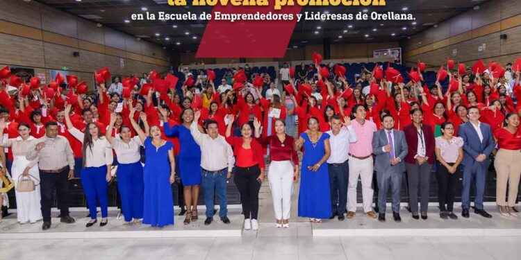 Prefectura de Orellana fortalece el desarrollo local con la graduación de 98 emprendedores y lideresas