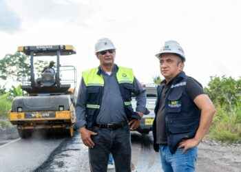 La Prefectura de Sucumbíos impulsa el desarrollo rural con el asfaltado de La Magdalena