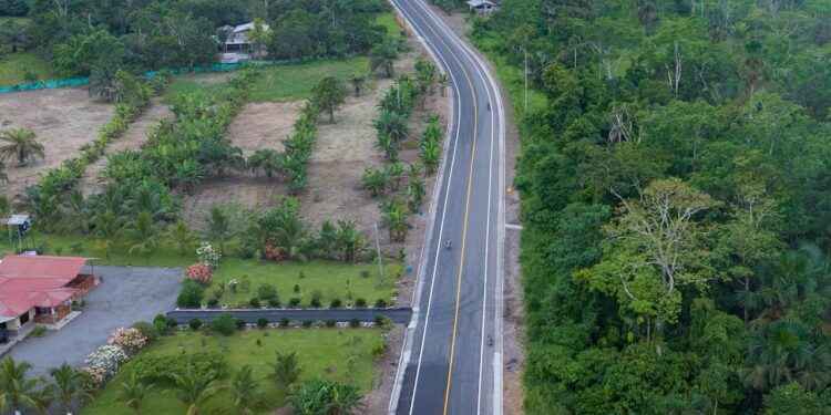 Prefectura de Orellana ejecutó más de 27,7 kilómetros de asfaltado en vías estratégicas durante 2025