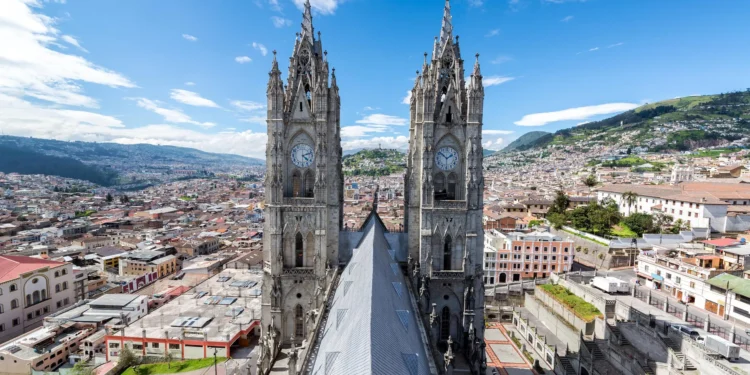 ESTADOS UNIDOS SUSPENDE EL PAROLE PARA ECUATORIANOS Y AFECTA A PROGRAMAS DE REUNIFICACIÓN FAMILIAR