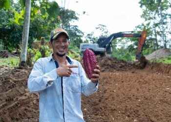 PREFECTURA DE SUCUMBÍOS IMPULSA EL DESARROLLO VIAL EN LA PRECOOPERATIVA 26 DE JUNIO, SHUSHUFINDI