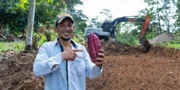 PREFECTURA DE SUCUMBÍOS IMPULSA EL DESARROLLO VIAL EN LA PRECOOPERATIVA 26 DE JUNIO, SHUSHUFINDI
