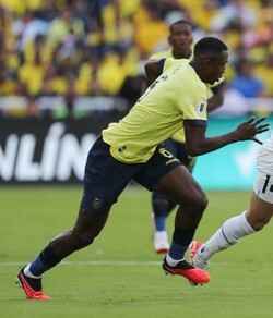 Willian Pacho se ubica entre los cinco defensores más valiosos del mundo