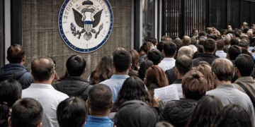 Gobierno de Trump ordena suspensión de visas para 75 naciones