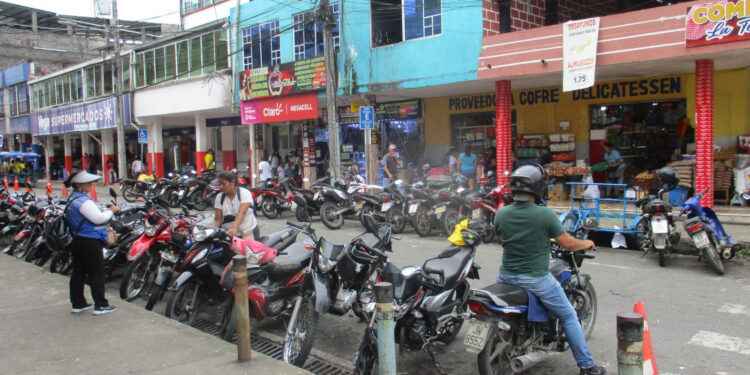 CONGESTIÓN VIAL EN EL CENTRO DE NUEVA LOJA PLANTEA UN RETO URGENTE PARA LA ALCALDÍA EN 2026