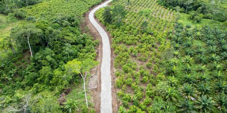 SHUSHUFINDI AVANZA: NUEVO TRAMO DE VÍA LASTRADA BENEFICIA A FAMILIAS DE LA PRECOOPERATIVA 26 DE JUNIO