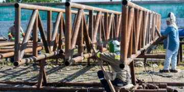 PUENTE SOBRE EL RÍO LOCO MARCA UN HITO VIAL EN LA AMAZONÍA! PREFECTURA DE SUCUMBÍOS GARANTIZA SEGURIDAD Y MOVILIDAD EN LA RUTA LAGO AGRIO – QUITO