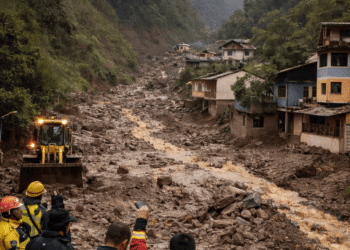 Alausí enfrenta otro aluvión con daños materiales