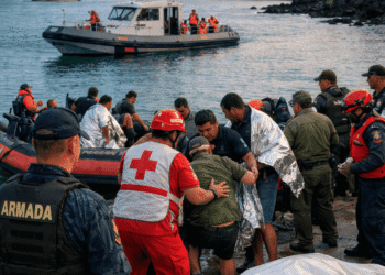 Un fallecido y 28 rescatados deja emergencia marítima en Galápagos