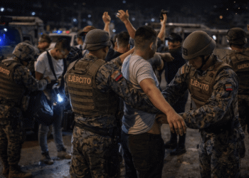 ECUADOR APLICÓ TOQUE DE QUEDA NOCTURNO EN CUATRO PROVINCIAS POR INSEGURIDAD