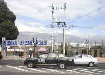 TOQUE DE QUEDA OBLIGA A SUSPENDER RUTAS DESDE QUITO HACIA CUATRO PROVINCIAS