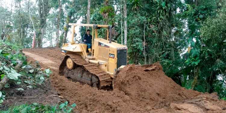 EL CHACO IMPULSA OBRAS VIALES, PEATONALES Y ACCIONES SOCIALES EN VARIOS SECTORES DEL CANTÓN