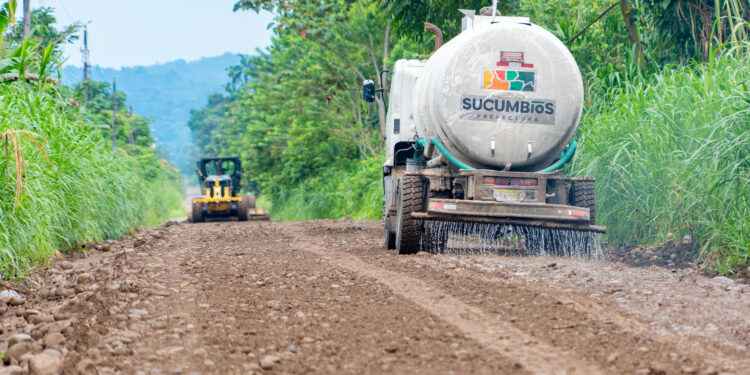 MANTENIMIENTO VIAL EN CASCALES DINAMIZA LA ECONOMÍA Y MEJORA LA CALIDAD DE VIDA RURAL