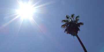 ALERTA POR OLA DE CALOR EN ECUADOR: AUTORIDADES Y EXPERTOS ADVIERTEN RIESGOS Y MEDIDAS URGENTES DE PREVENCIÓN