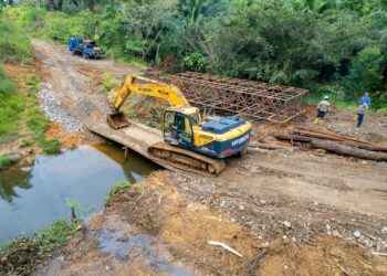 PUENTE EN SUCUMBÍOS ALCANZA 70% DE AVANCE Y FORTALECERÁ LA CONEXIÓN RURAL