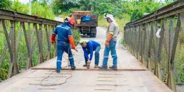 PREFECTURA DE SUCUMBÍOS REFUERZA PUENTE PROVISIONAL EN SHUSHUFINDI MIENTRAS AVANZA CONTRATACIÓN DE NUEVA ESTRUCTURA