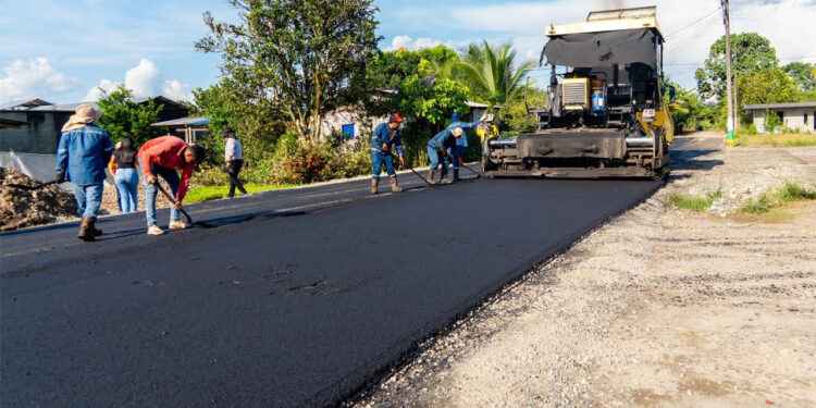 ASFALTADO EN LA PRIMAVERA IMPULSA LA CONECTIVIDAD Y DESARROLLO EN SHUSHUFINDI