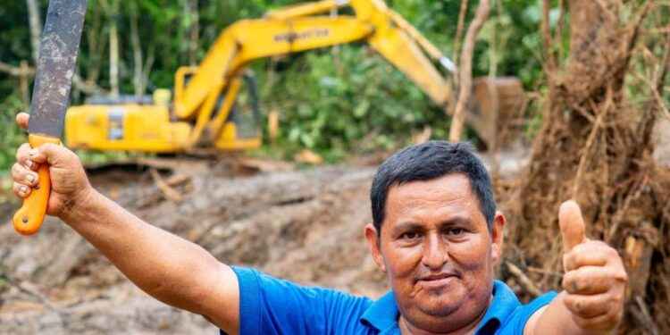 DRENAJES DE LA PREFECTURA DE SUCUMBÍOS RECUPERAN TIERRAS PRODUCTIVAS Y FORTALECEN LA ECONOMÍA RURAL EN 7 DE JULIO