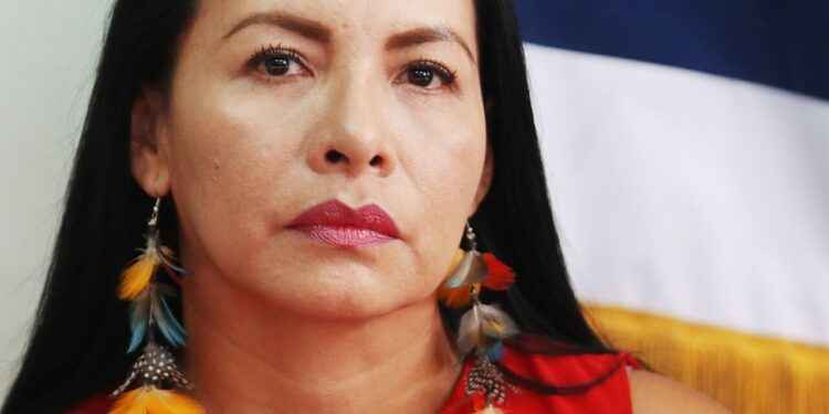 DIANA ATAMAINT RENUNCIA COMO CONSEJERA DEL CNE Y PONE FIN A OCHO AÑOS EN EL ORGANISMO ELECTORAL