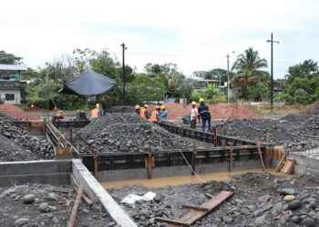 CANCHA CUBIERTA DEL SECTOR 19 DE OCTUBRE ALCANZA EL 10 % DE AVANCE